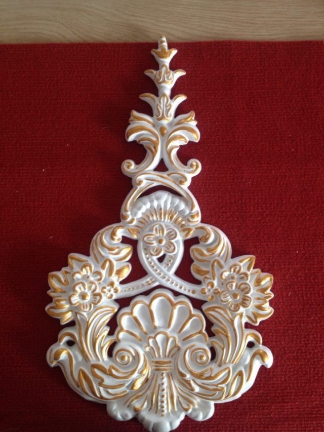 Đắp phù điêu hoa văn tại Nghệ An