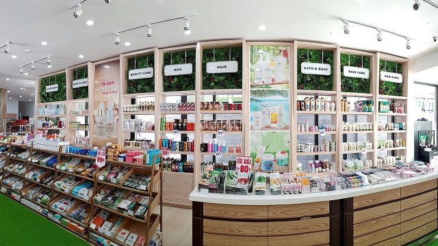 Thi công nội thất cửa hàng mỹ phẩm tại Hà Tĩnh