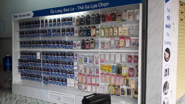 Thi công shop phụ kiện điện thoại tại Hà Tĩnh 5