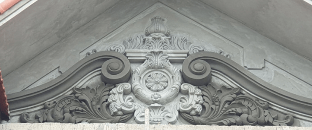 đắp phù điêu hoa văn mặt tiền biệt thự