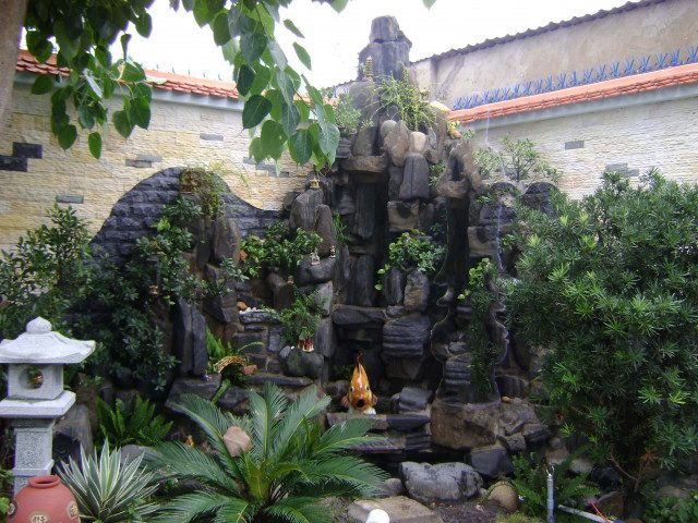 thiết kế thi công hòn non bộ