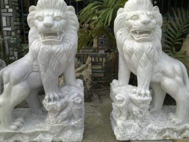 đắp phù điêu trang trí ngoài cổng nhà