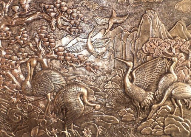 tranh phù điêu đắp nổi bằng xi măng giả đồng