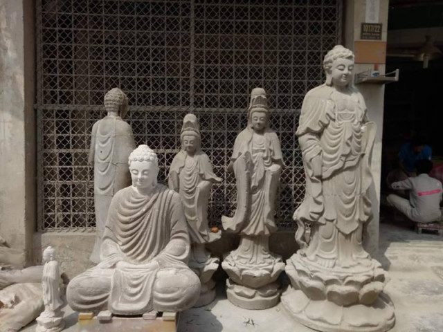 Đắp tượng bằng xi măng tại Hà Nội